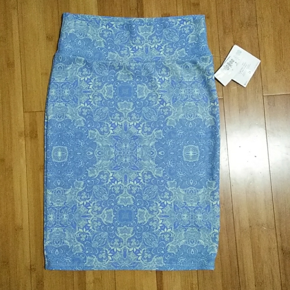 LuLaRoe Cassie skirt